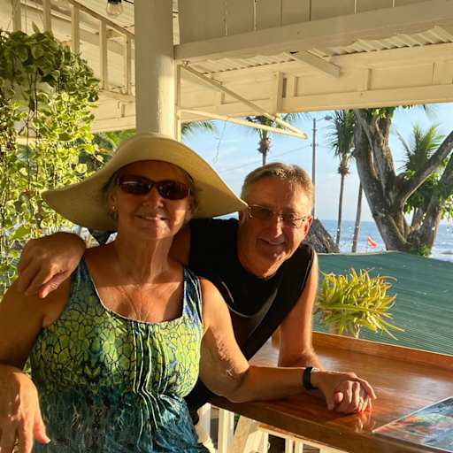 Profile image for pet sitters Marv & Ingrid