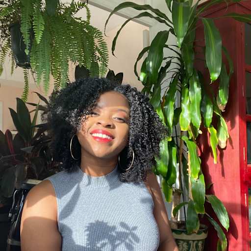 Profile image for pet sitter Maya