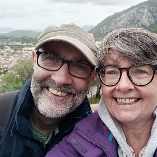 Profile image for pet sitters Joanne & Steve