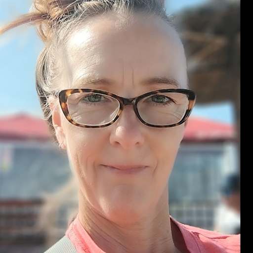 Profile image for pet sitters Jen & Tony