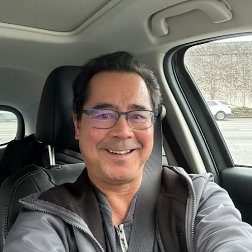 Profile image for pet sitter Tom Medina