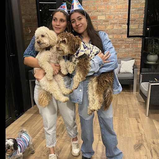 Profile image for pet sitters Wara & Alejandra