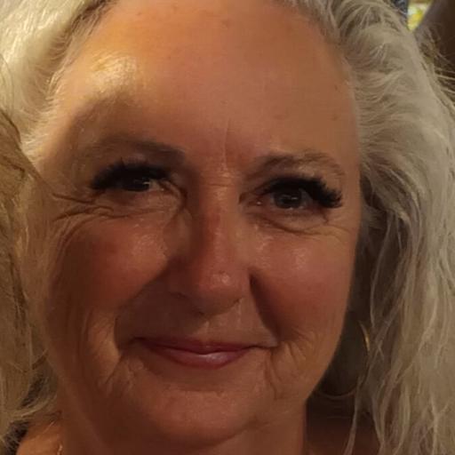 Profile image for pet sitter VIVIEN