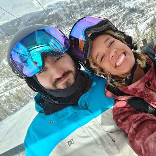 Profile image for pet sitters Dani & Brandon