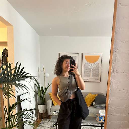 Profile image for pet sitter Neda