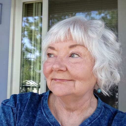 Profile image for pet sitter Dena