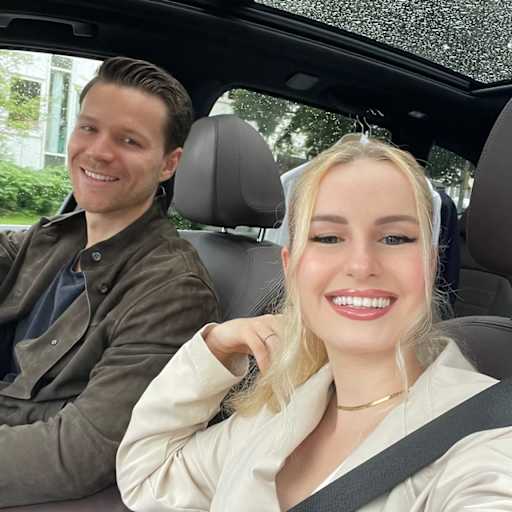 Profile image for pet sitters Kirill & Andrea