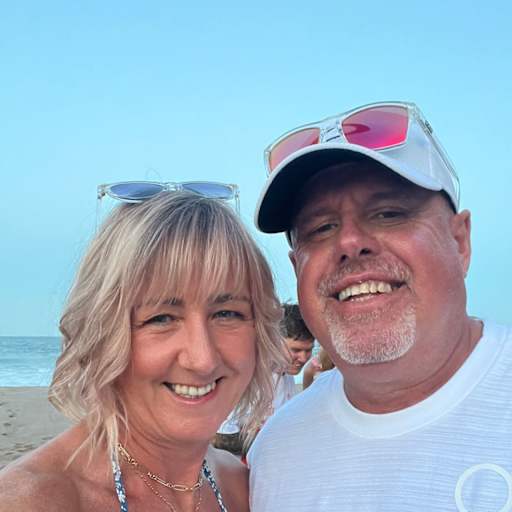Profile image for pet sitters Paula & Steven