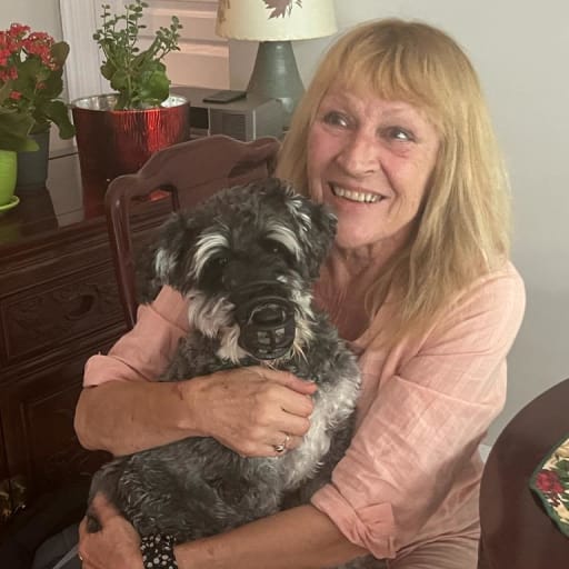 Profile image for pet sitter Linda