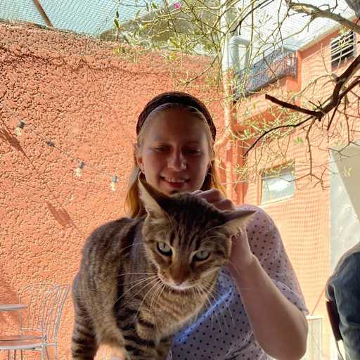 Profile image for pet sitter Isabelle