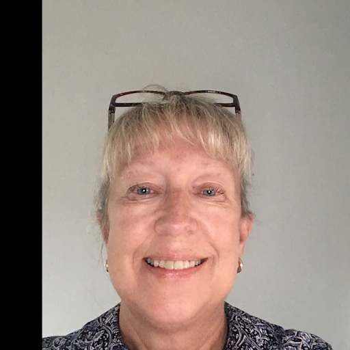 Profile image for pet sitter elaine