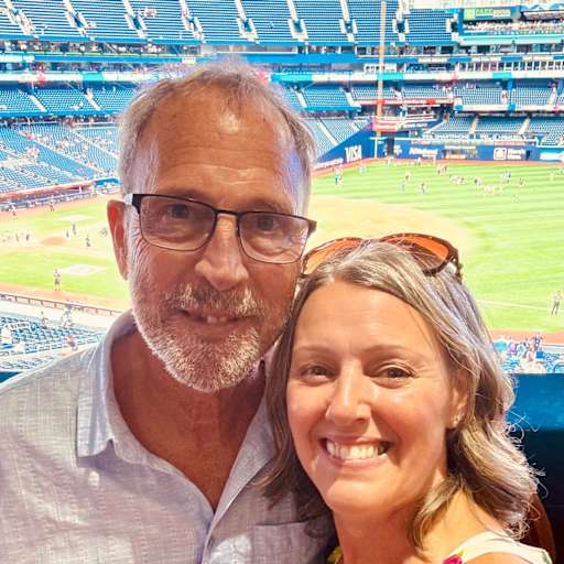 Profile image for pet sitters Tracy & Blair