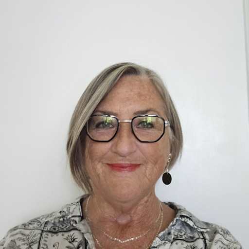 Profile image for pet sitter Lillian