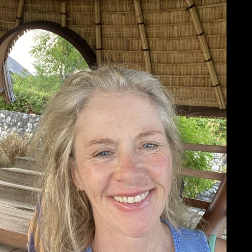 Profile image for pet sitter Janell