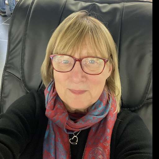 Profile image for pet sitters Elisabeth & Steve