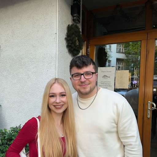 Profile image for pet sitters Lea & Timo