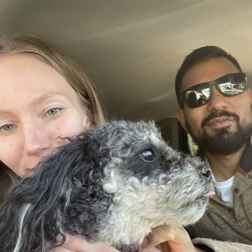 Profile image for pet sitters Mari & Emmanuel