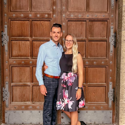 Profile image for pet sitters Franziska & Lukas