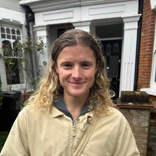 Profile image for pet sitter Louis