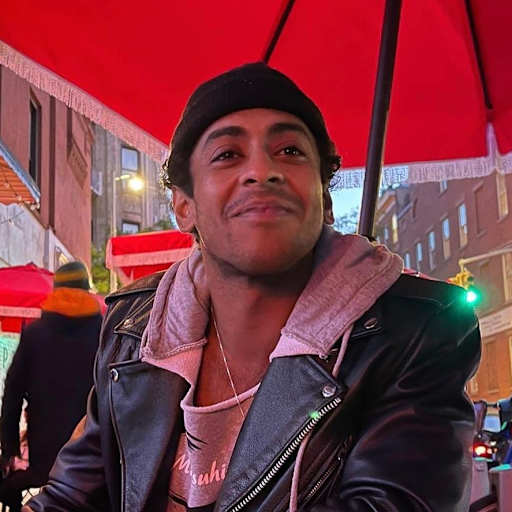 Profile image for pet sitter Van Hugh