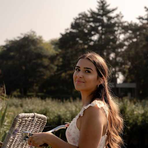 Profile image for pet sitter Larissa