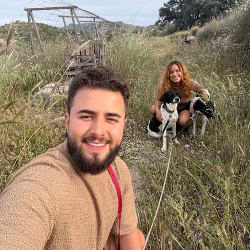 Profile image for pet sitters Vanessa & Santiago