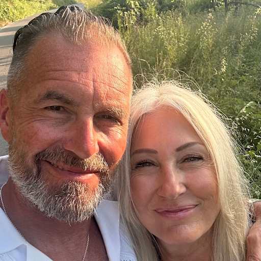 Profile image for pet sitters Sharon & William