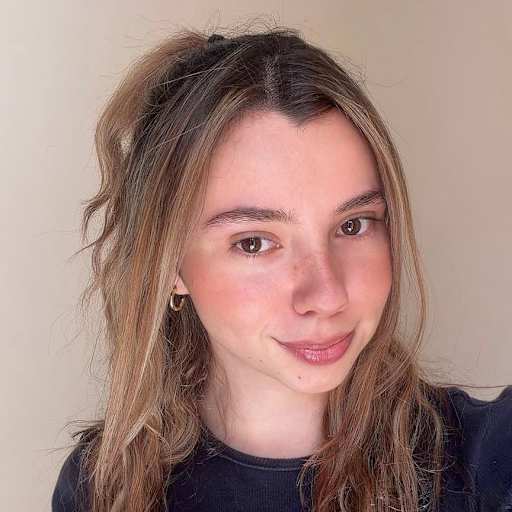 Profile image for pet sitter Leslie Gabriela