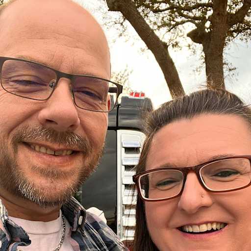 Profile image for pet sitters Ryan & Jennifer
