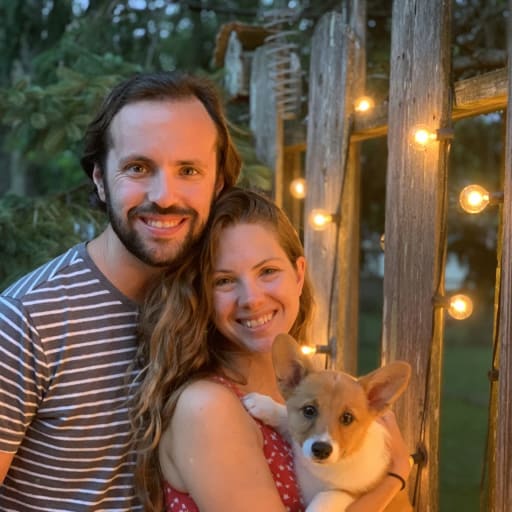 Profile image for pet sitters Kelsey & Jonathan
