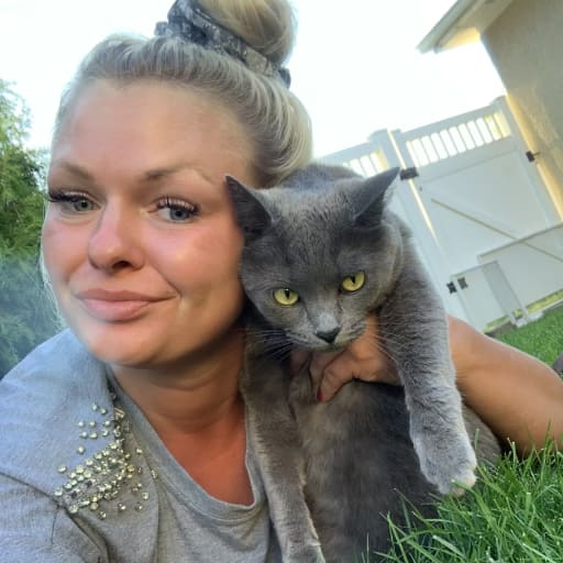 Profile image for pet sitter raelene
