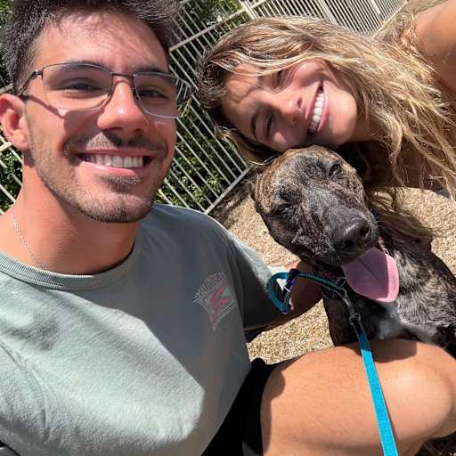 Profile image for pet sitters Elisea & Maximiliano