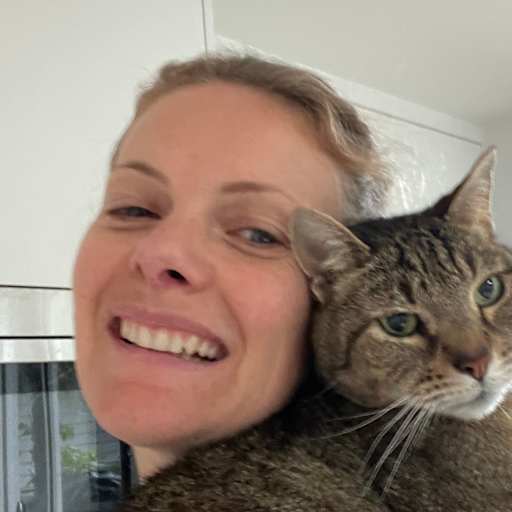 Profile image for pet sitters Suzanne & Glen