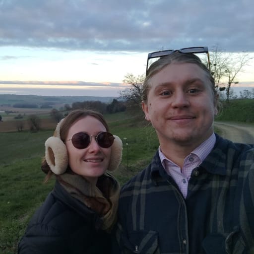 Profile image for pet sitters elliot & Danielle