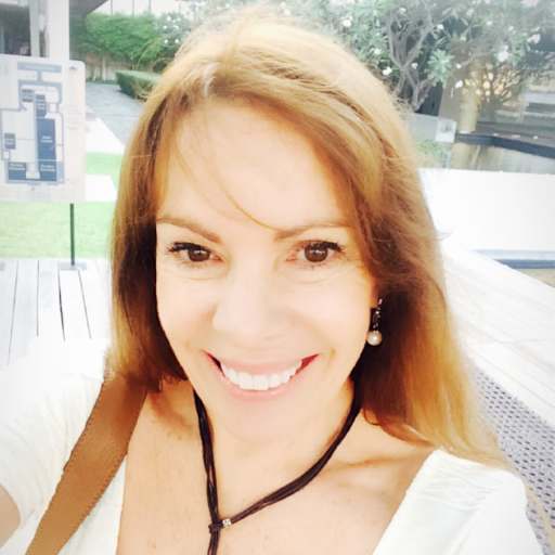 Profile image for pet sitter Moorea