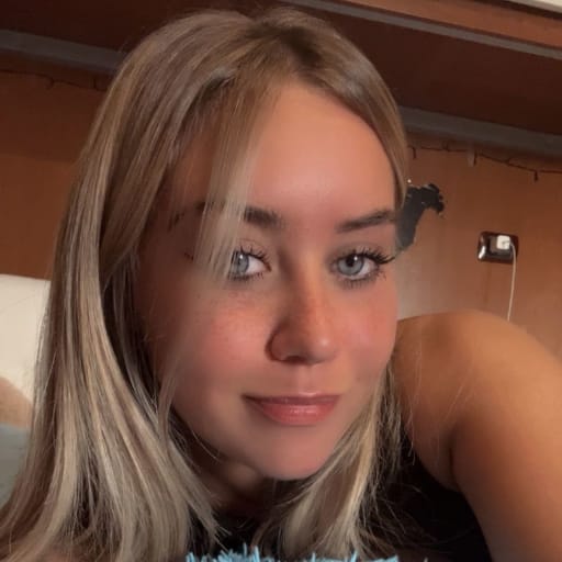 Profile image for pet sitter Denise
