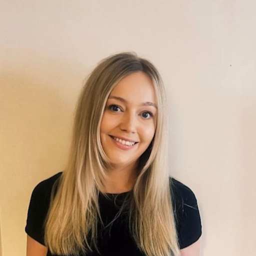 Profile image for pet sitter Laura