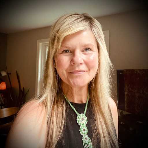 Profile image for pet sitter laurie