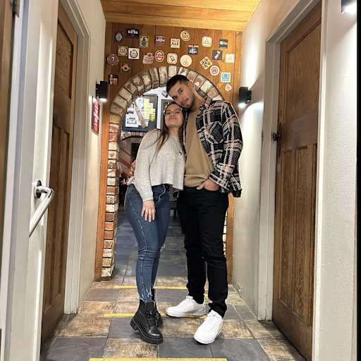 Profile image for pet sitters Evelyn & Daniel