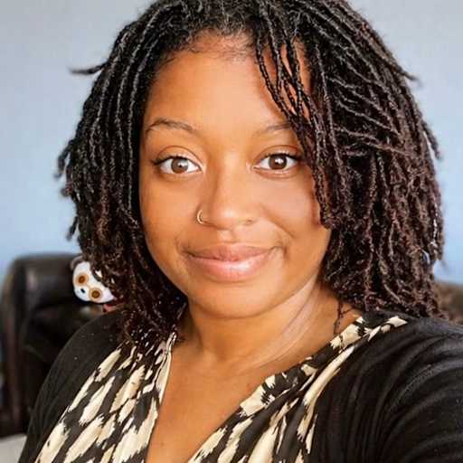 Profile image for pet sitter Latia