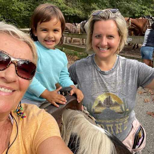 Profile image for pet sitters Ksenia & Lilia