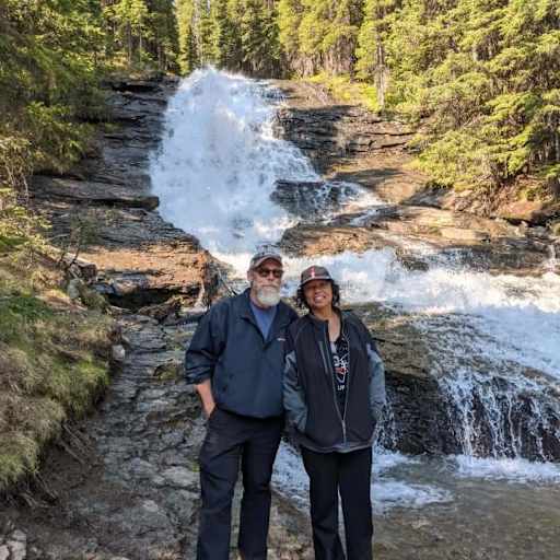 Profile image for pet sitters Traci & Thomas