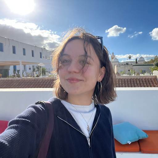Profile image for pet sitter Isabel