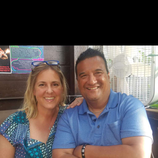 Profile image for pet sitters Elizabeth & Jose