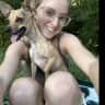 House sit pet parent - Care for a small dog. Relaxing vibes, a blooming garden, enchanting neighborhood