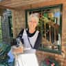 House sit pet parent - Artists home on an acre of land with fruit trees and gardens.