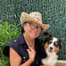 House sit pet parent - House with a sea view and a swimming pool. Aska is playful and very affectionate