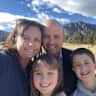 House sit pet parent - Comfortable house in a suburban community with 2 Dogs