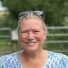 House sit pet parent - Experienced dog sitters for 4 dogs and house