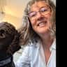 House sit pet parent - Enjoy quiet picturesque Chemainus with our standard poodle on Vancouver Island